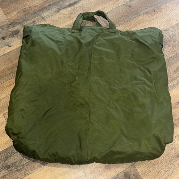 Helmet Flyer Bag - Picture 5 of 13